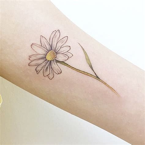 Beautiful Tattoo of a Daisy Ideas You Will Want to Copy - Glaminati