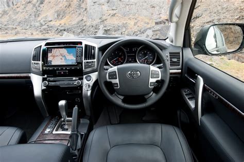 Land Cruiser V8 Interior (2012 - 2015) - Toyota Media Site