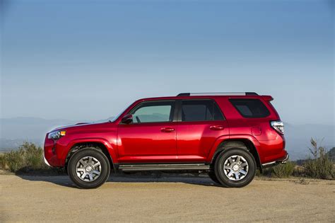 2014 Toyota 4Runner Revealed - autoevolution