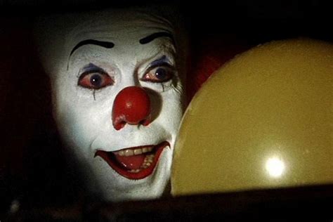 Pennywise with a balloon | Pennywise The Clown | Know Your Meme