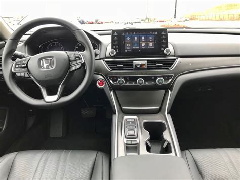 2018 Honda Accord: 56 Interior Photos | U.S. News