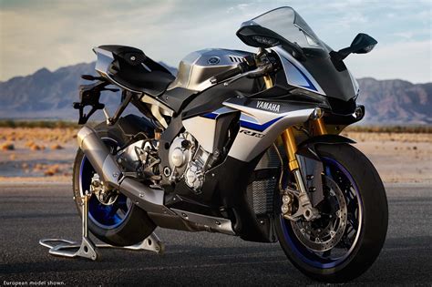 2015 Yamaha YZF-R1M - An Exclusive Track Weapon - Asphalt & Rubber