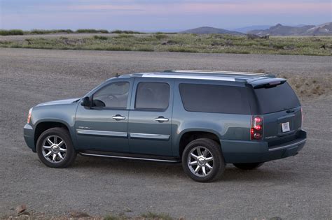 GMC Yukon XL - Information and photos - MOMENTcar