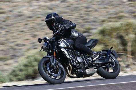 Triumph Trident 660 - First Ride Review - SportBikes Inc Magazine