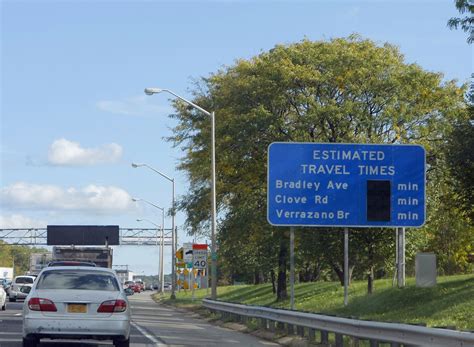 Travel time signs on Staten Island Expressway draw blanks - silive.com