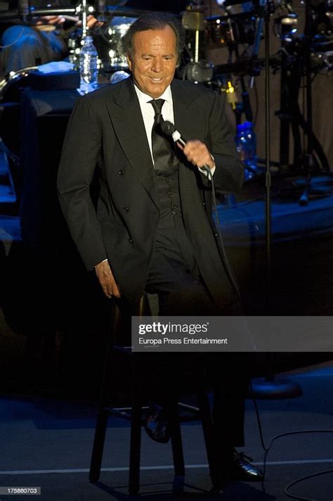 Julio Iglesias performs in concert during Starlite Festival on August... News Photo - Getty Images