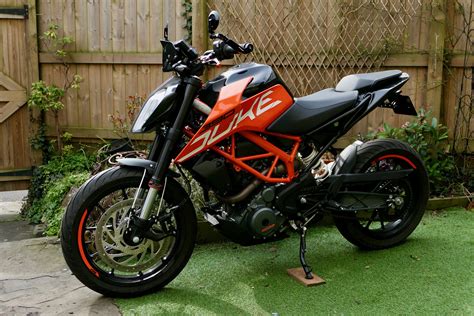 KTM 390 Duke 2017: Black out | GordyHand.co.uk