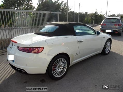 2010 Alfa Romeo Spider Convertible 2.4 JTDm 210CV-Pelle - Car Photo and Specs