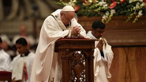 Gambar Orang Berdoa Di Gereja - 50+ Koleksi Gambar