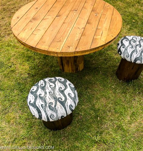 How to build a Tree Trunk Table (with Spoonflower) • Grillo Designs