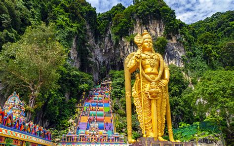 Batu Caves: Explore The 400 Million Years Old Cave Site and Temple