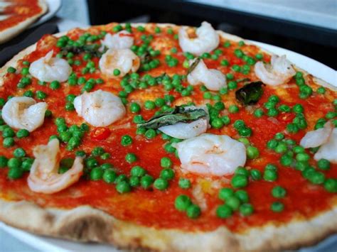 Weird Pizza Toppings Around The World : TripHobo Travel Blog