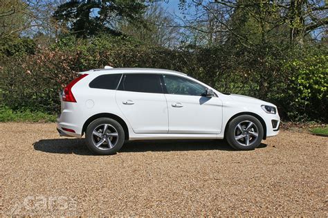 2016 Volvo XC60 D4 AWD R-Design Lux Nav Review Photos | Cars UK