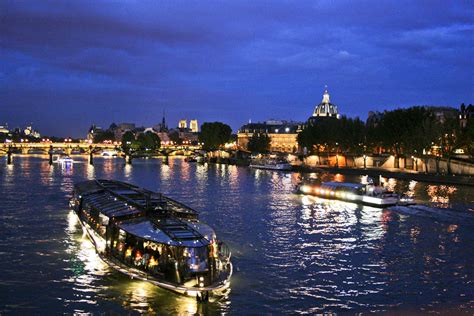 Seine River – The Heart And Soul Of Paris | TravelVivi.com