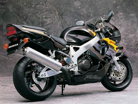 HONDA CBR900RR Fireblade (1996-1999) Specs, Performance & Photos - autoevolution