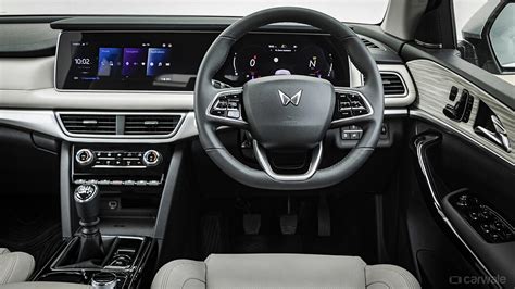 XUV700 Steering Wheel Image, XUV700 Photos in India - CarWale