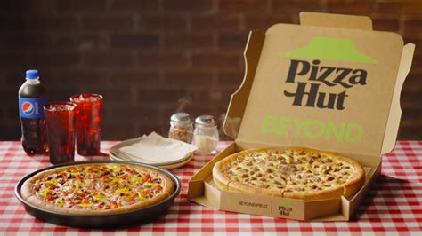 Pizza Hut now offers plant-based Beyond Meat sausage pizzas nationwide - GEEKSPIN