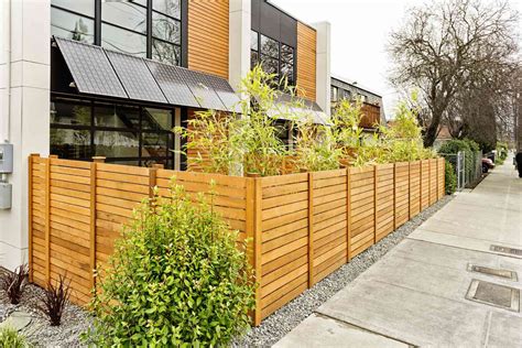 Horizontal vs. Vertical Wooden Fences: Which Is Best?