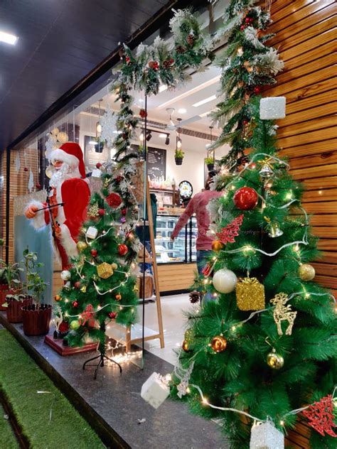 Christmas Tree and decoration office setup in Delhi,Gurgaon, Noida,NCR ...