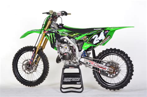 TWO-STROKE TUESDAY: FIVE INSANE KAWASAKI KX125 - Dirt Bike Magazine