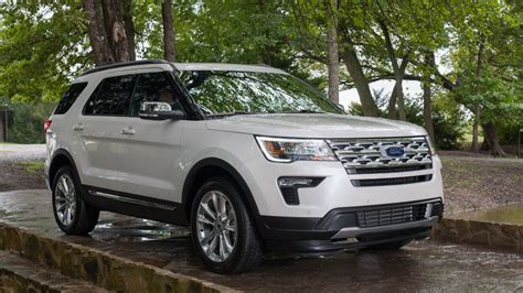 Ford Explorer Hybrid Photos and Specs. Photo: Ford Explorer Hybrid suv big and 12 perfect photos ...