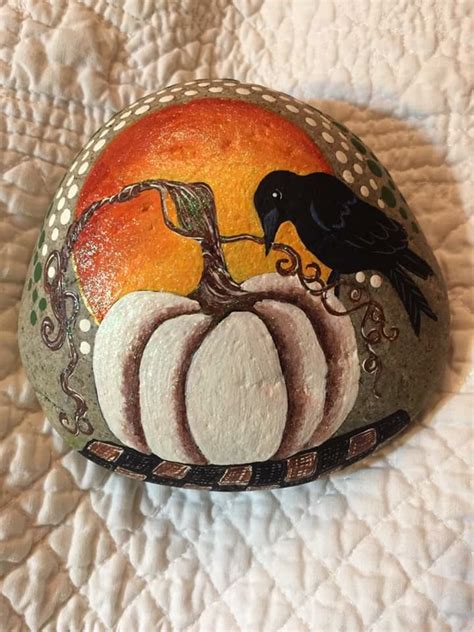 Pin by Ginnie Thompson on Fav rocks | Rock crafts, Rock painting ...