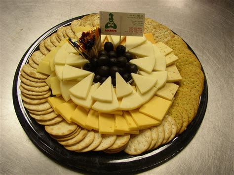 Cheese_and_Cracker_Tray.JPG 1,984×1,488 pixels | Party trays, Cheese and cracker platter ...