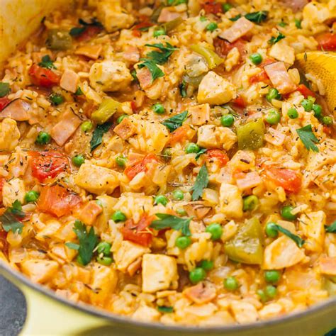 Chicken And Rice (One Pot Dinner Recipe) - Savory Tooth