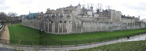 Ghosts in the Tower of London | Pumpkin Hunt