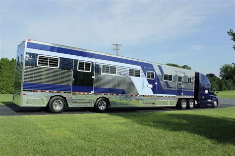 Semi Truck Horse Trailer