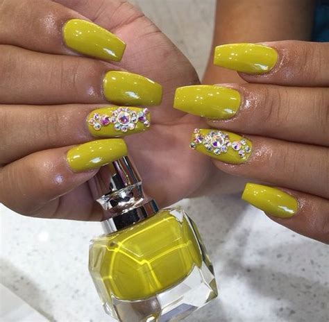 21 Pretty Ways to Have Mustard Nails - Pretty Designs