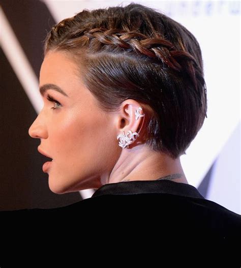 16 Beautiful Short Braided Hairstyles for Spring - Styles Weekly