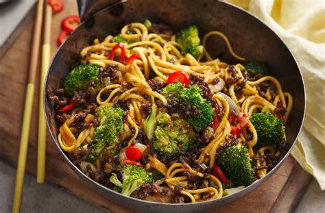 Crispy Beef And Broccoli Stir-Fry Recipe | Stir-Fry Recipes | Tesco ...