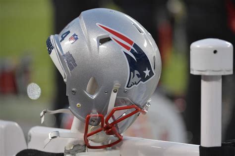 NFL Power Rankings: All 32 NFL helmets from worst to first - Behind the ...