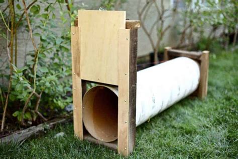 How to Build a DIY Skunk Trap Using a Form Tube - TheDIYPlan