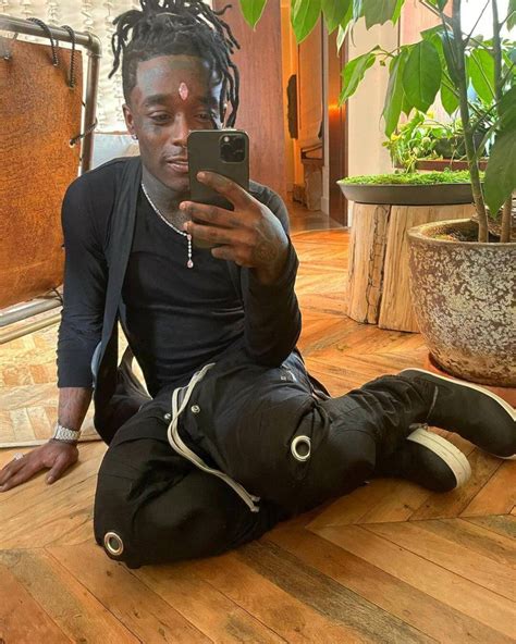 Lil Uzi Vert Takes First Selfies Since Implanting Pink Diamond on Forehead – aGOODoutfit