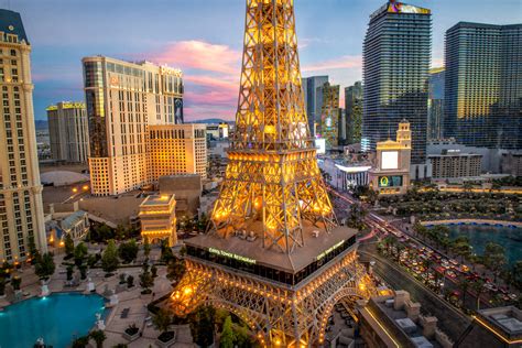 Choosing a Las Vegas Hotel on The Strip - Travel Agent Diary