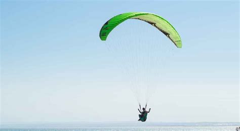 How Safe is Paragliding? Read these 6 safety tips | Global Paragliding