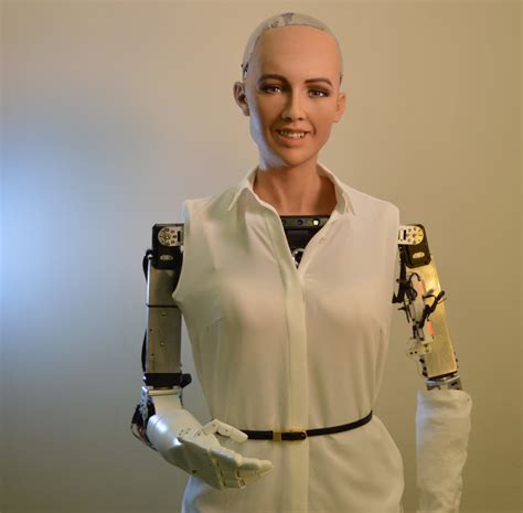 Humanoid Robot “Sophia” is Going Into Mass Production This Year