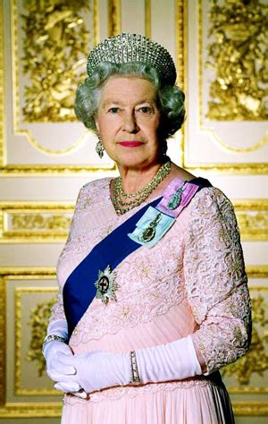 Official Diamond Jubilee portrait of Queen Elizabeth II - Queen ...