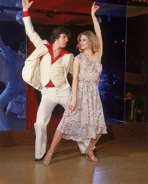 5 Memorable Disco Dance Moves of The 70s [VIDEOS]