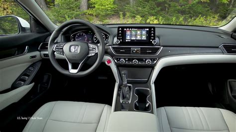 Interior | 2018 Accord Sedan | Honda Canada