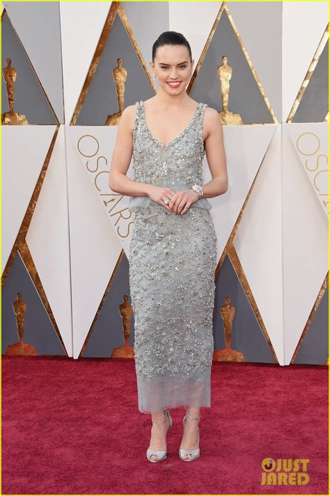 Daisy Ridley Stuns in Chanel on Oscars 2016 Red Carpet: Photo 3591828 | Oscars Photos | Just ...