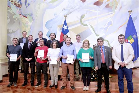 Universidad de Chile recognizes DFC academics for their contribution to ...