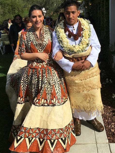 Tongan couple on their wedding day | Island fashion, Polynesian dress ...