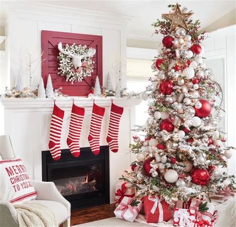 34 Beautiful Christmas Tree Decorations Ideas - MAGZHOUSE