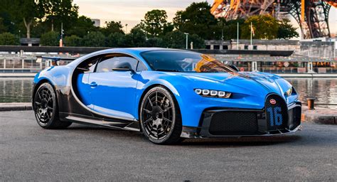 Bugatti Chiron | Carscoops