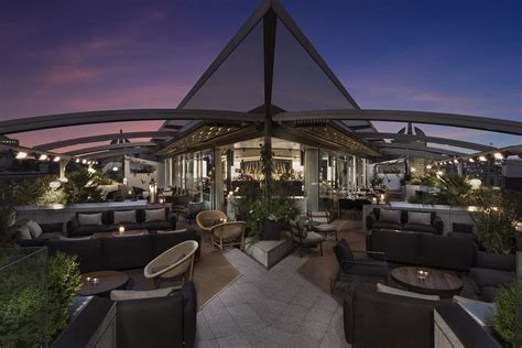 RADIO ROOFTOP BAR | Radio rooftop bar london, Rooftop bar, London bars