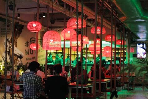 Saket SOCIAL At DLF Avenue Is A Playground For Party Peeps To Eat, Drink, Work And Play!