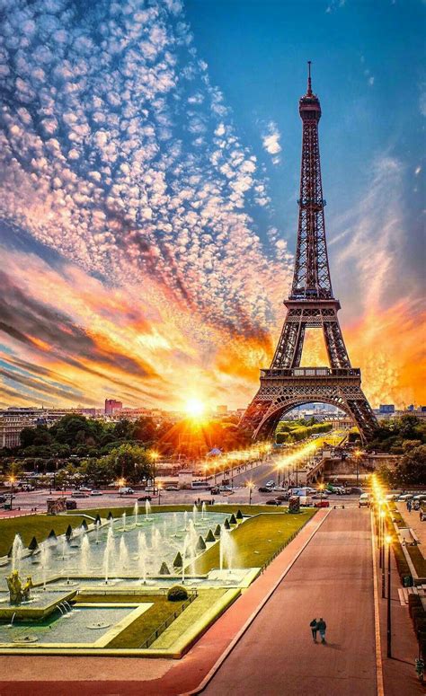 Pin by Cristina Menezes on Wallpaper | Paris tour eiffel, Paris wallpaper, Eiffel tower